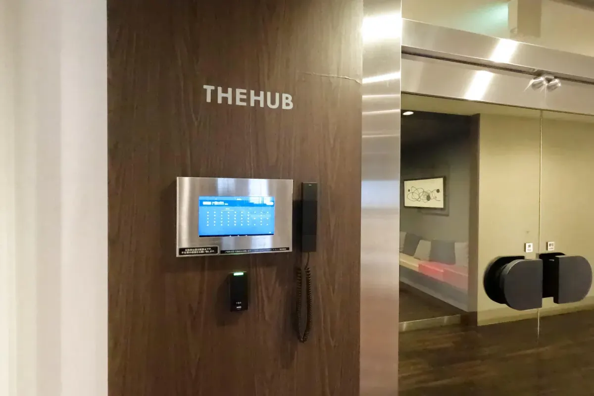 THE HUB 虎ノ門 受付機／ウェイティングスペース｜THE HUB（nex THE HUB） 虎ノ門のバーチャルオフィス