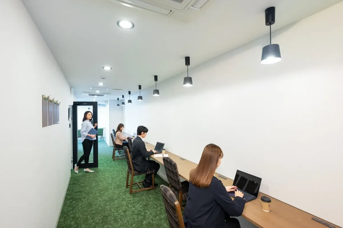 THE HUB 新宿西口 ラウンジ・TELブース｜THE HUB（nex THE HUB） 新宿西口のバーチャルオフィス